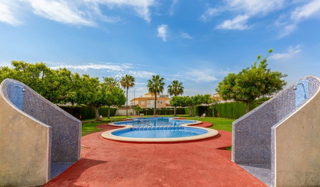 Resale - Bungalow -
Torrevieja - Costa Blanca