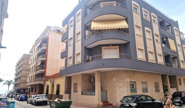 Resale - Apartment -
Torrevieja - Playa del Cura