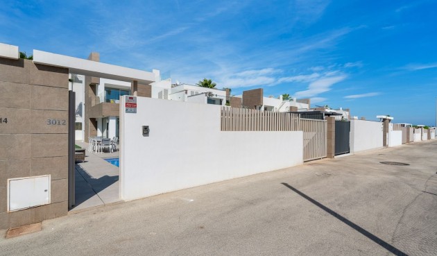 Återförsäljning - Villa -
Guardamar del Segura - Costa Blanca