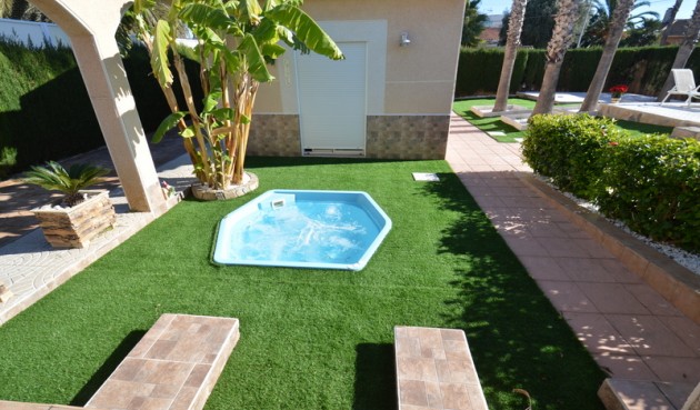 Återförsäljning - Villa -
Torrevieja - Costa Blanca