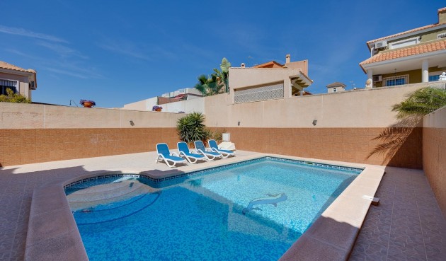 Resale - Villa -
Torrevieja - Costa Blanca