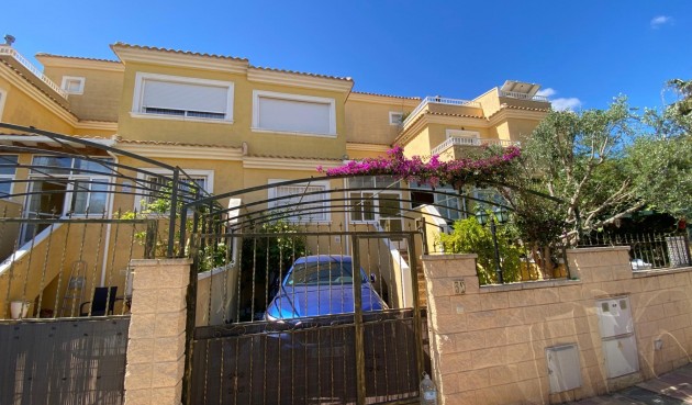 Återförsäljning - Duplex -
Torrevieja - Los Altos