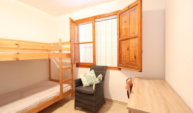 Brukt - Bungalow -
Orihuela Costa - Costa Blanca