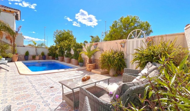 Återförsäljning - Villa -
Orihuela Costa - Costa Blanca