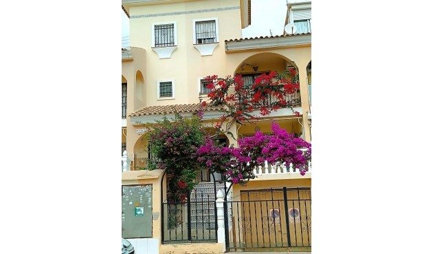 Brukt - Town House -
Orihuela Costa - La Zenia