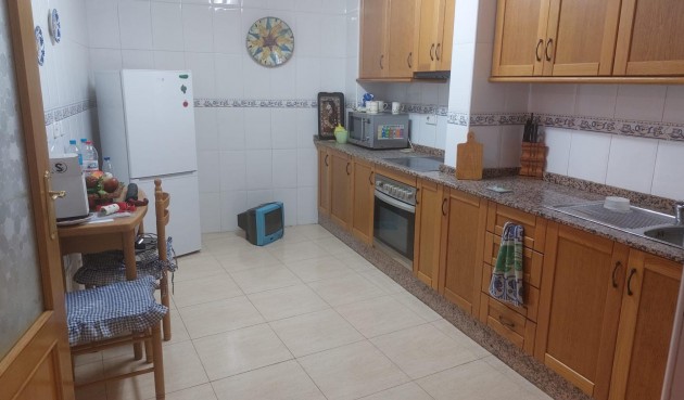 Återförsäljning - Apartment -
Orihuela - Zona Centro