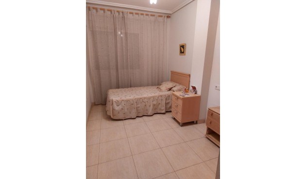 Återförsäljning - Apartment -
Orihuela - Zona Centro