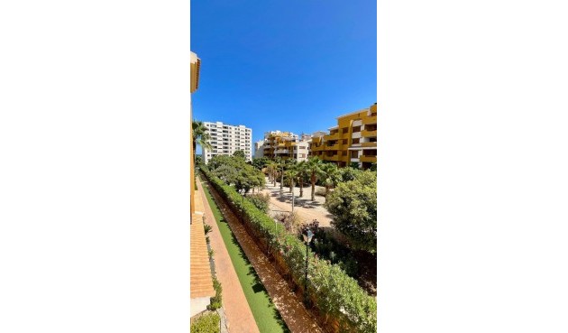 Återförsäljning - Apartment -
Orihuela Costa - Punta Prima