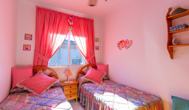 Resale - Bungalow -
Torrevieja - Torreblanca