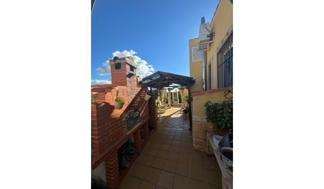 Resale - Villa -
La Nucía - Costa Blanca