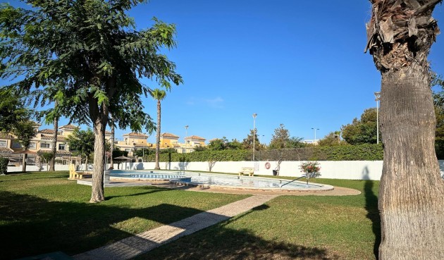 Resale - Villa -
Torrevieja - Aguas Nuevas 1