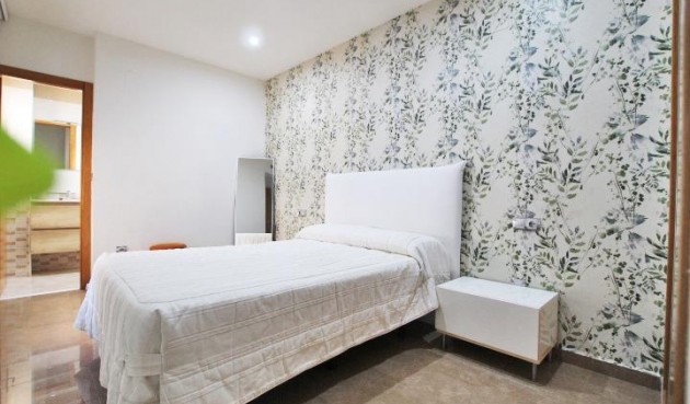 Brukt - Apartment -
Guardamar del Segura - Pueblo