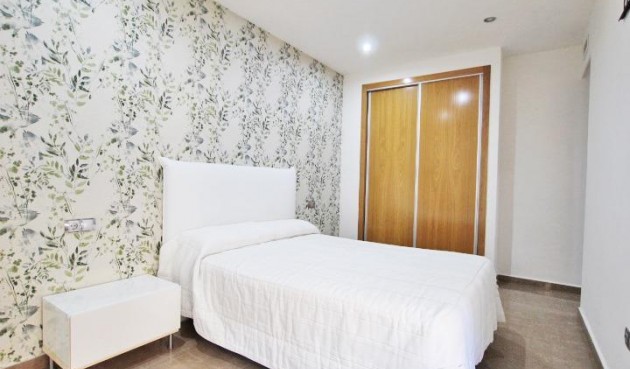 Resale - Apartment -
Guardamar del Segura - Pueblo