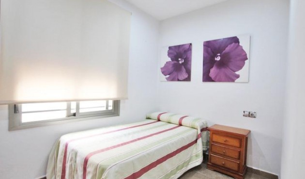 Resale - Apartment -
Guardamar del Segura - Pueblo