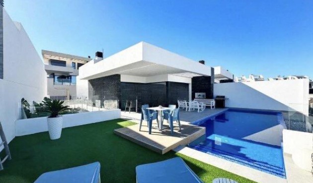 Reventa - Villa -
Ciudad Quesada - Altos Del Golf I