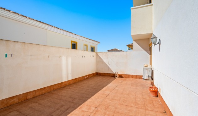 Återförsäljning - Apartment -
Orihuela - Inland