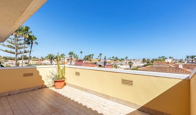 Återförsäljning - Villa -
Torrevieja - Torreta Florida