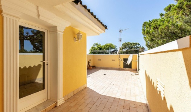 Återförsäljning - Villa -
Torrevieja - Torreta Florida