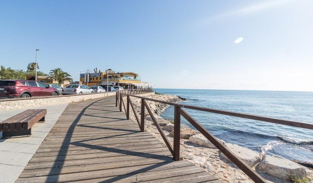 Brukt - Villa -
Orihuela Costa - La Zenia