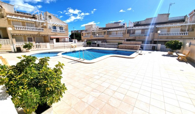 Återförsäljning - Apartment -
Torrevieja - Torrejón