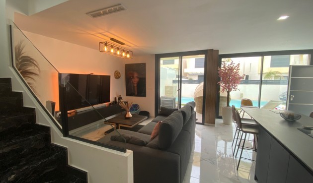 Reventa - Villa -
Los Montesinos - Costa Blanca