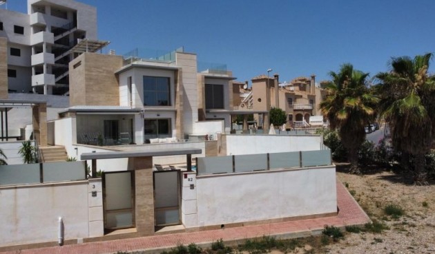 Återförsäljning - Villa -
Orihuela Costa - Costa Blanca