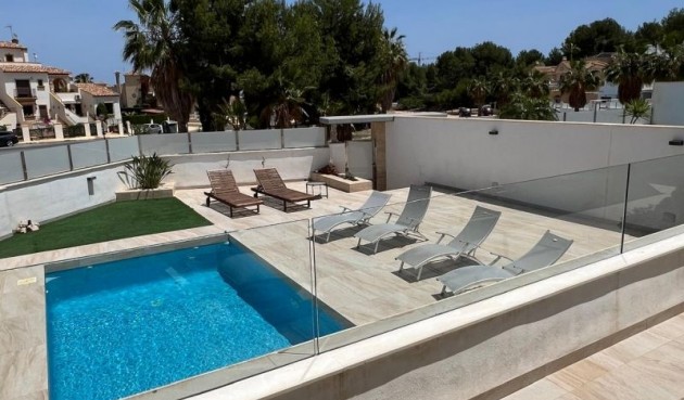 Återförsäljning - Villa -
Orihuela Costa - Costa Blanca