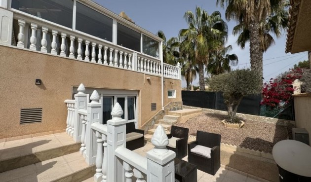 Återförsäljning - Villa -
Torrevieja - Costa Blanca