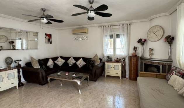 Återförsäljning - Villa -
Torrevieja - Costa Blanca