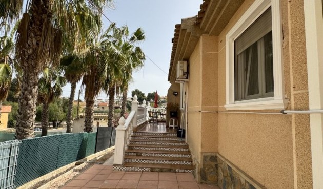 Återförsäljning - Villa -
Torrevieja - Costa Blanca