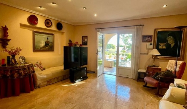 Resale - Villa -
Torrevieja - Costa Blanca