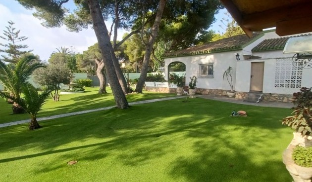 Resale - Villa -
Orihuela Costa - Costa Blanca