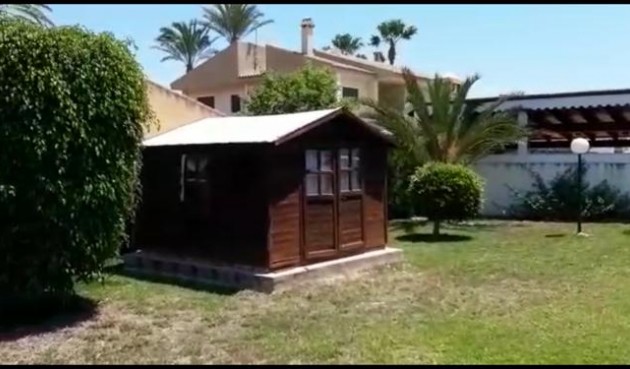 Återförsäljning - Villa -
Torrevieja - Costa Blanca