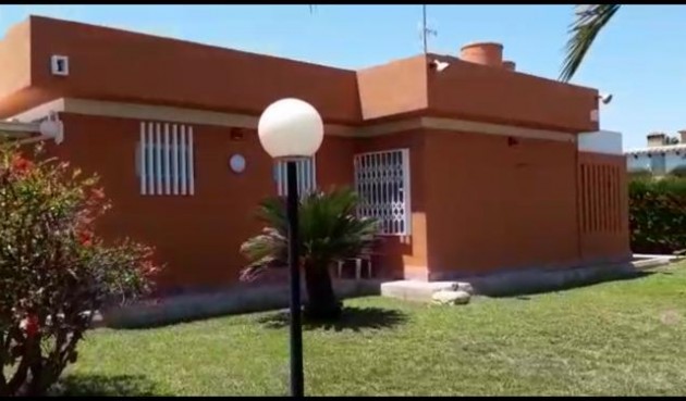 Resale - Villa -
Torrevieja - Costa Blanca