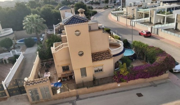 Resale - Villa -
Orihuela Costa - Costa Blanca