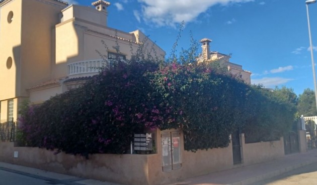 Brukt - Villa -
Orihuela Costa - Costa Blanca