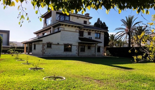 Återförsäljning - Villa -
Orihuela Costa - Costa Blanca