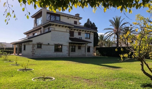 Återförsäljning - Villa -
Orihuela Costa - Costa Blanca