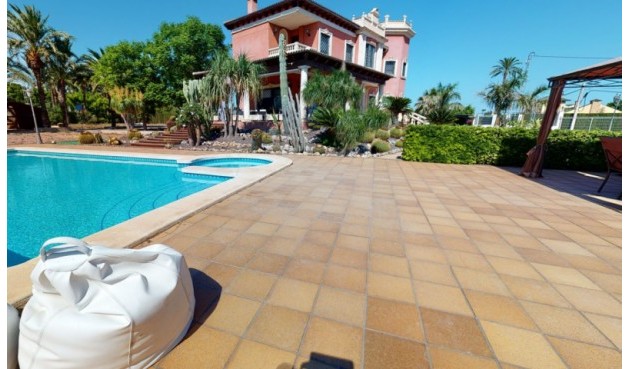 Återförsäljning - Villa -
Elche - Costa Blanca