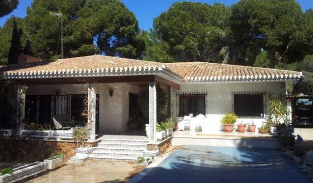 Brukt - Villa -
Campoamor - Costa Blanca