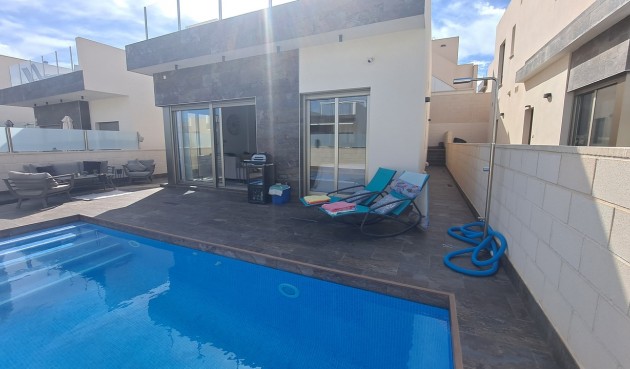 Resale - Villa -
Orihuela Costa - Costa Blanca