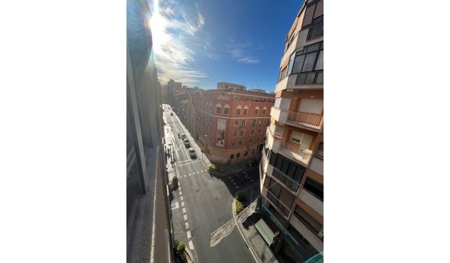 Återförsäljning - Apartment -
Alicante - Centro