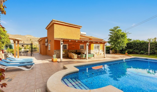 Återförsäljning - Villa -
El Campello - Costa Blanca