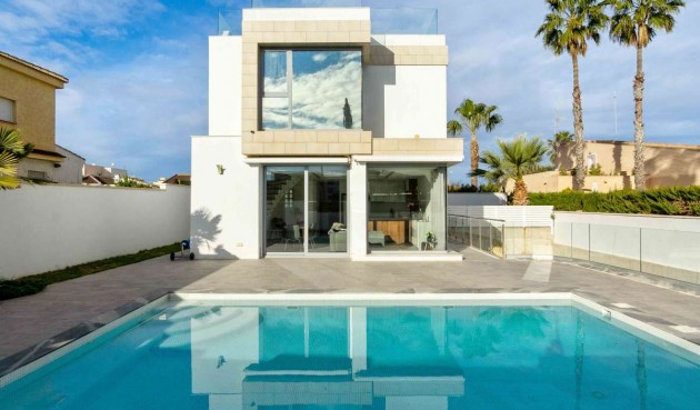 Återförsäljning - Villa -
Los Balcones - Costa Blanca