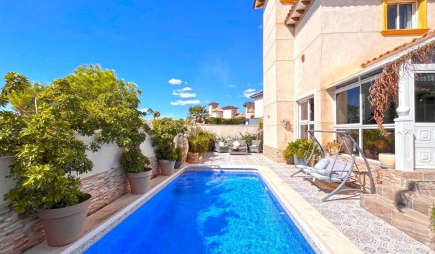 Återförsäljning - Villa -
La Zenia - Costa Blanca