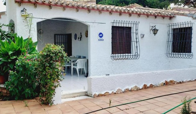 Återförsäljning - Villa -
Orihuela Costa - Punta Prima