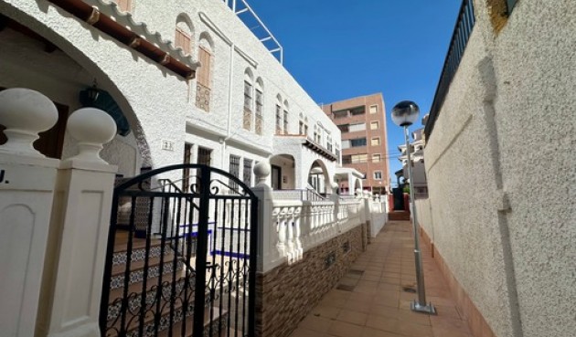 Återförsäljning - Duplex -
Torrevieja - Costa Blanca