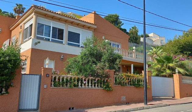 Återförsäljning - Villa -
El Campello - Costa Blanca