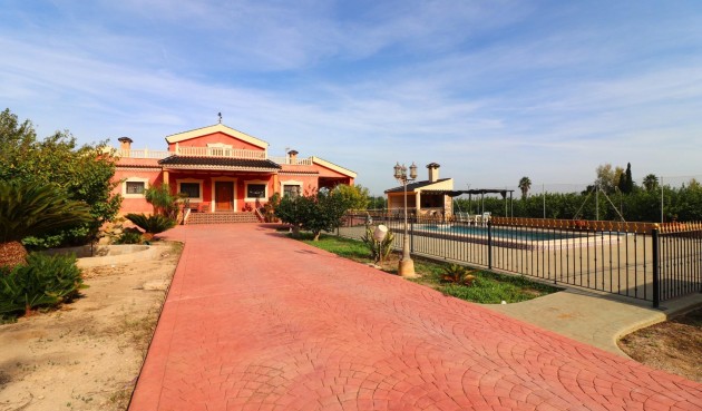 Resale - Villa -
Orihuela - La Campaneta