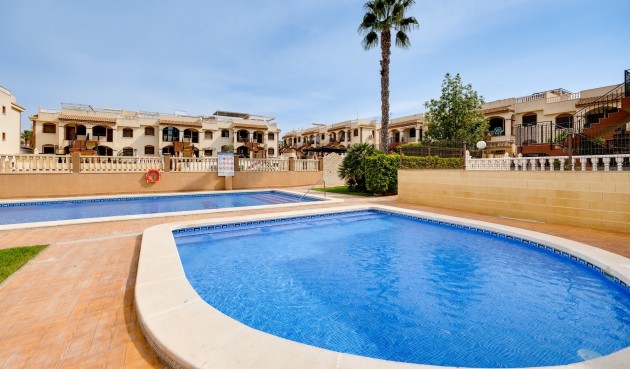 Resale - Bungalow -
Torrevieja - Costa Blanca